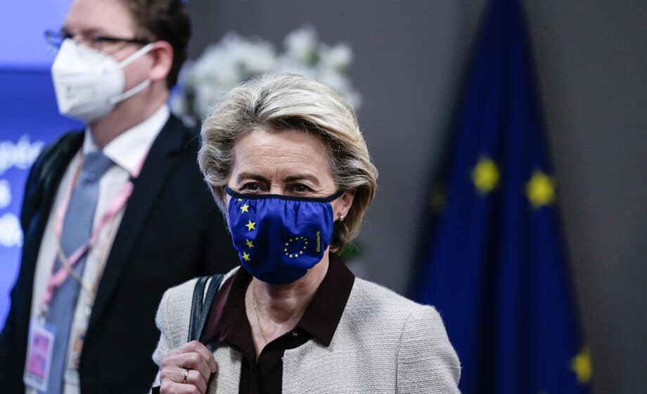 Fon der Lajen u problemima zbog SMS korespondencije sa šefom Fajzera 1