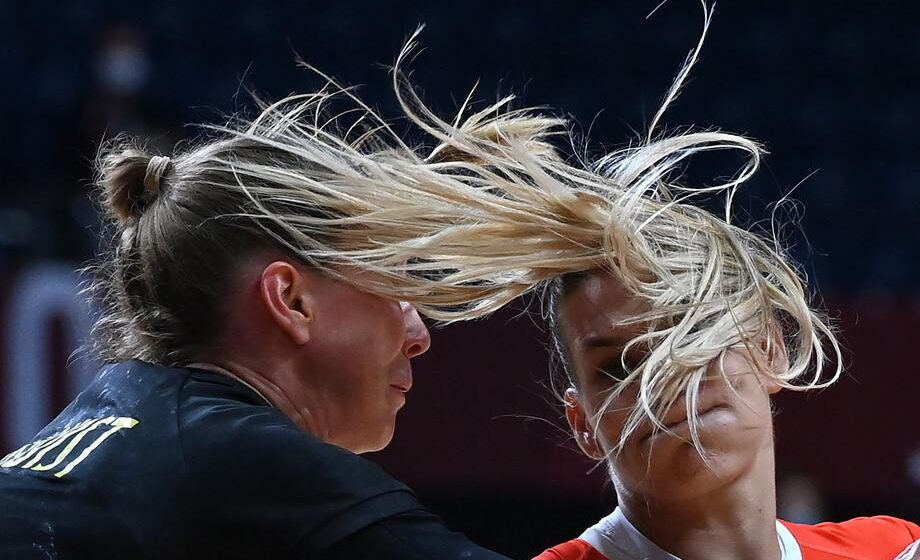 Skrivene kamere snimale rukometašice 1