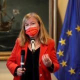 Natali Loazo: Da li je Marin Le Pen birala ko će na noge Dodiku? 1