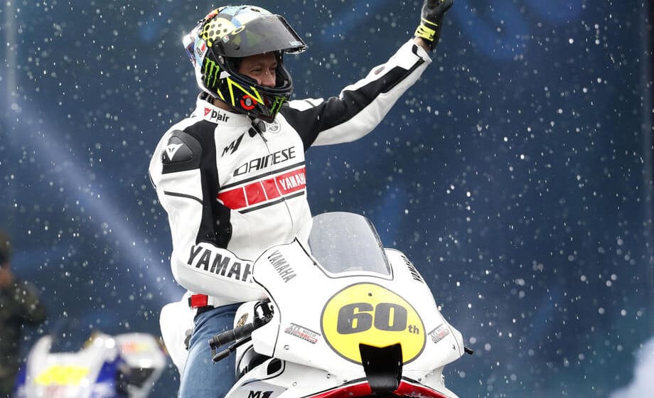 Valentino Rosi menja vozilo 1