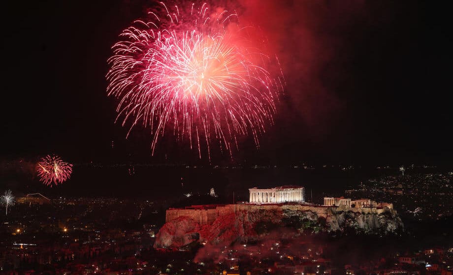 VoA: Omikron ograničio novogodišnje slavlje, mnogi se nadaju boljoj 2022. 1