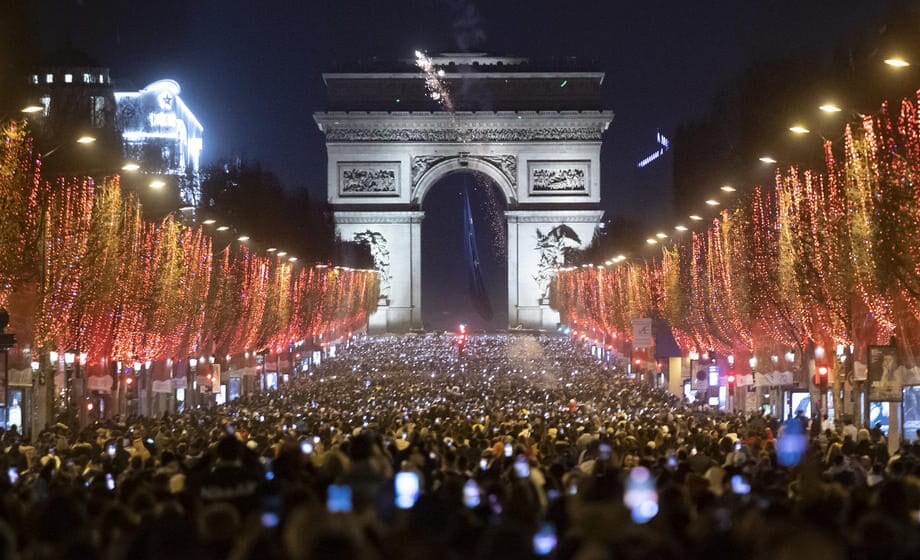 Francuzi zapalili manji broj automobila u novogodišnjoj noći, u odnosu na pre pandemije 1