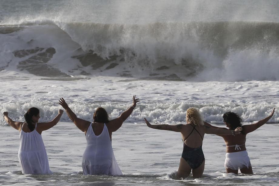 Kako je protekao prvi dan 2022. godine u svetu (FOTO) 3 Kako je protekao prvi dan 2022. godine u svetu (FOTO) 3