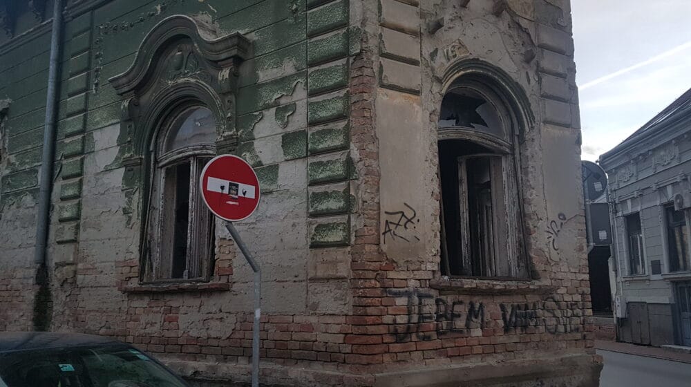 U centru grada propada zgrada sa dugom istorijom 1