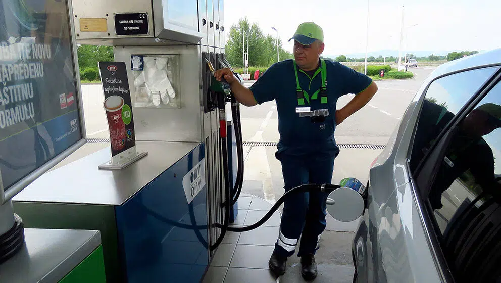 Objavljene nove cene goriva: Dizel skuplji za skoro 12 dinara 1