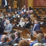 Usvojene dopune zakona koje omogućuju isplatu pomoći mladima od 100 evra 2