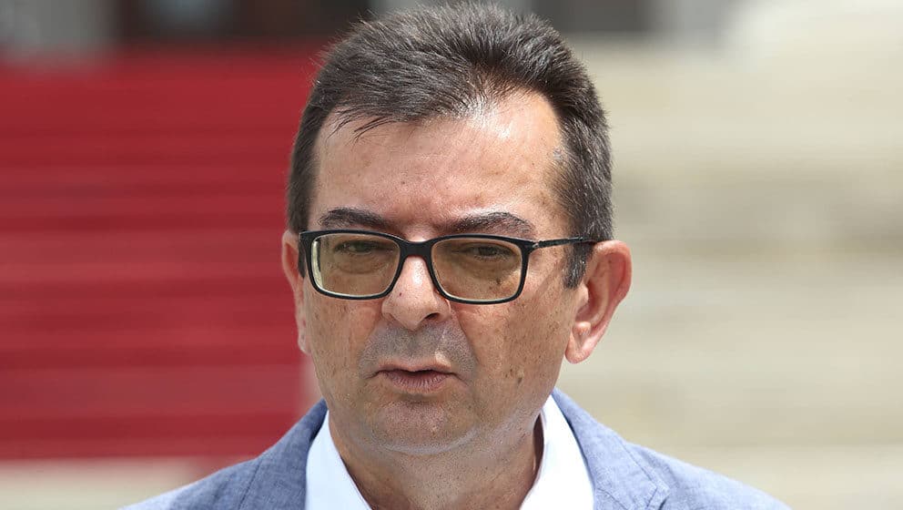 Pokret za preokret predao krivičnu prijavu protiv Aleksandra Vučića zbog 'nuđenja mita' mladima 1