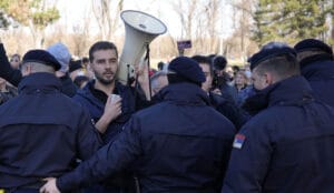 Koji su dometi sve brojnijih inicijativa za oduzimanje frekvencije TV Pinku i Hepiju? 2 Savo Manojlovic