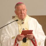 Hočevar u Uskršnjoj poslanici: Otvarajmo puteve nade deleći mir i radost 5