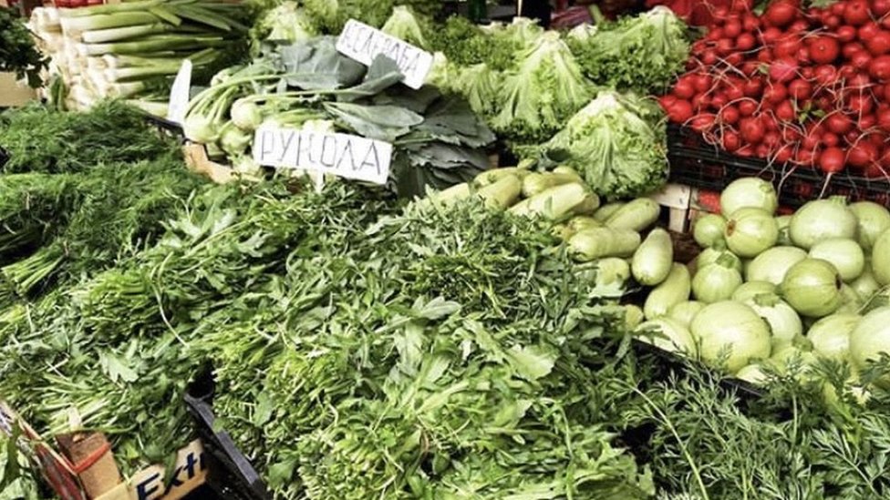 Srbija, Belorusija i politika: Lukašenko „uzvraća udarac” - šta se krije iza ekonomskih sankcija Beogradu 2 Nove odluke naterale su mnoge da promeni sistem nabavljanja hrane.