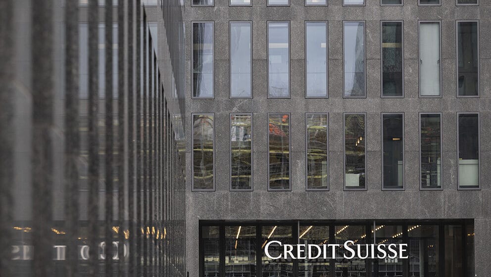 Bankarski sistem Švajcarske u krizi: UBS preuzela Kredi Svis za 3,2 milijarde dolara 1
