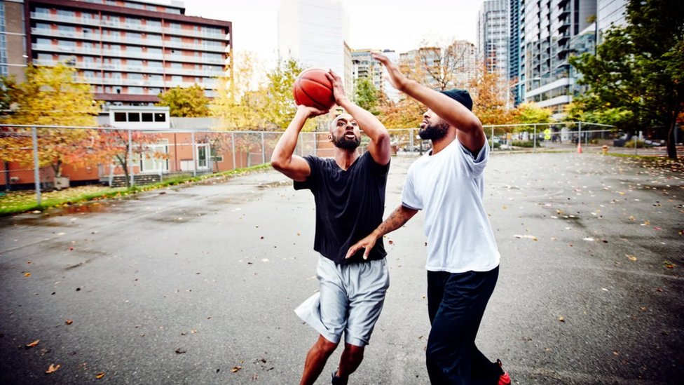 Porodica, deca i psihologija: Ima li kraja suparništvu braće i sestara 3 Čak i kada se kasnije tokom života razviju pojedinačne ličnosti braće i sestara, razlike između njih mogu da nastave da izazivaju takmičenje