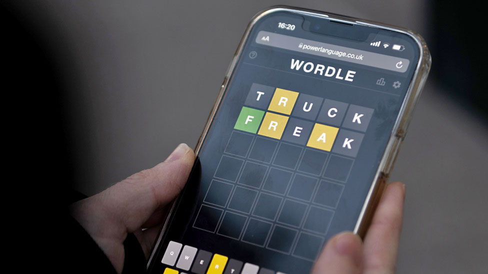 Srbija i društvene igre: Wordle ili Rečko - petominutna vežba za mozak 2 Wordle grid on a phone