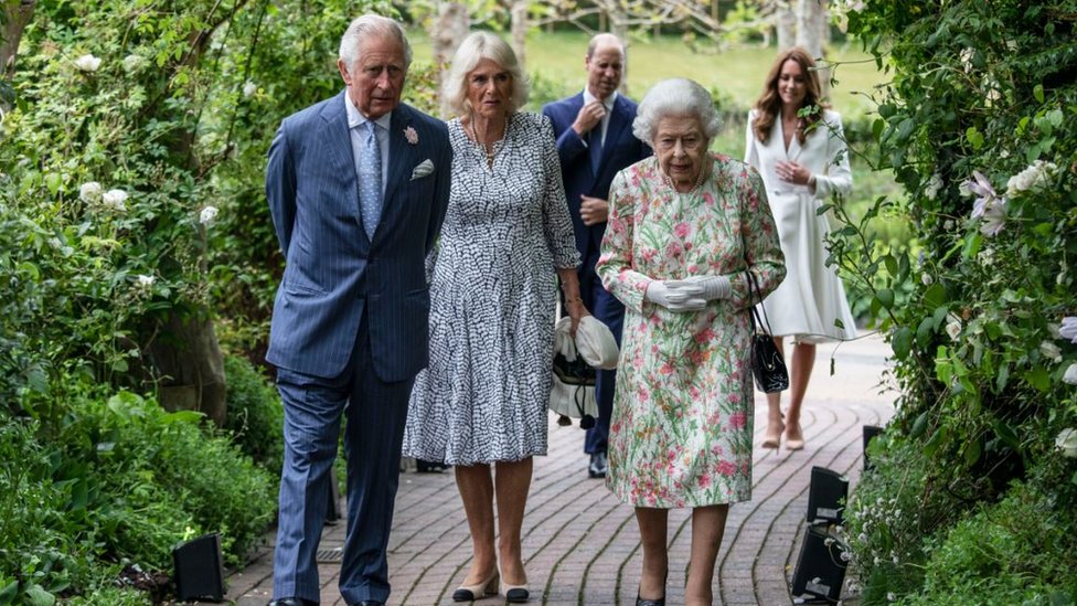 Kraljevska porodica i platinasti jubilej: Počelo obeležavanje 70 godina vladavine kraljice Elizabete Druge, princ Čarls odao počast „izvanrednoj“ kraljici 2 Prince of Wales, Camilla, Duchess of Cornwall, and Queen Elizabeth II