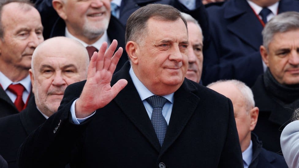 Balkan i politika: Bosna i Hercegovina strepi od povratka duha nacionalizma 5 Milorad Dodik during the parade