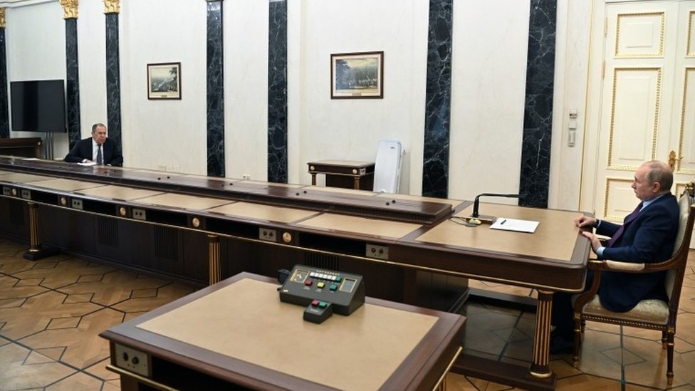 Ukrajinska kriza: Nije tačno da Rusija povlači vojsku, tvrde iz Bele kuće; Histerija sa Zapada - odgovara Moskva 2 Russian President Vladimir Putin (right) and Russian Foreign Minister Sergei Lavrov. Photo: 14 February 2022