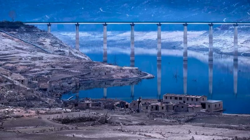 Španija i vremenske nepogode: Izronilo špansko selo potopljeno pre 30 godina 2 TH