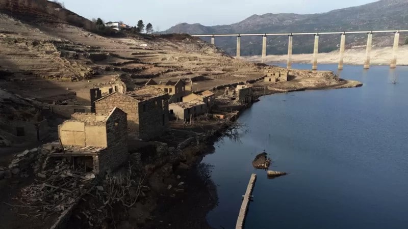 Španija i vremenske nepogode: Izronilo špansko selo potopljeno pre 30 godina 6 TH