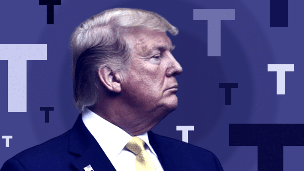 Društvene mreže i Amerika: Donald Tramp se vraća za virutelnu govornicu - objavio je platformu Istina 1 Društvenom mrežom Istina (Truth Social) upravljaće bivši predsednik Sjedinjenih Američkih Država preko njegove nove kompamije Tramp medijska i tehnološka grupa