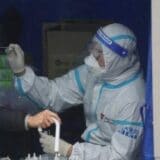 Korona virus: Omikron soj za neke je i dalje smrtonosan - upozoravaju stručnjaci, u Hongkongu vlada naredila obavezno testiranje za sve 5