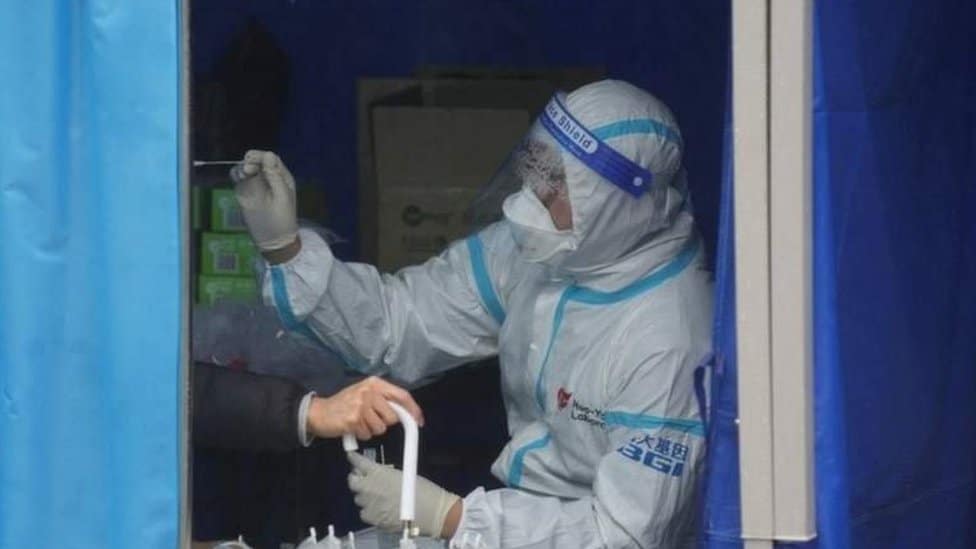 Korona virus: Omikron soj za neke je i dalje smrtonosan - upozoravaju stručnjaci, u Hongkongu vlada naredila obavezno testiranje za sve 1 testiranje