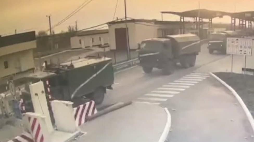 Ukrajina i Rusija: Dan drugi - šta znamo do sada 3 convoy enters from crimea