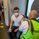 Fajzer i Bajontek prave novu vakcinu protiv korone 13