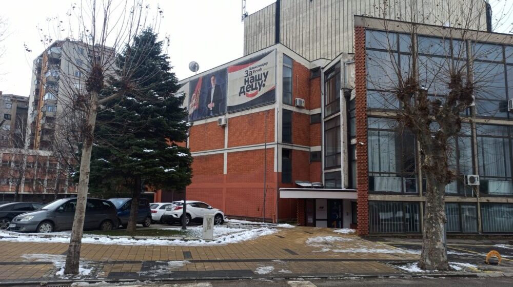 Vranjski SNS počeo sa prikupljanjem potpisa podrške Vučićevoj izbornoj listi 1