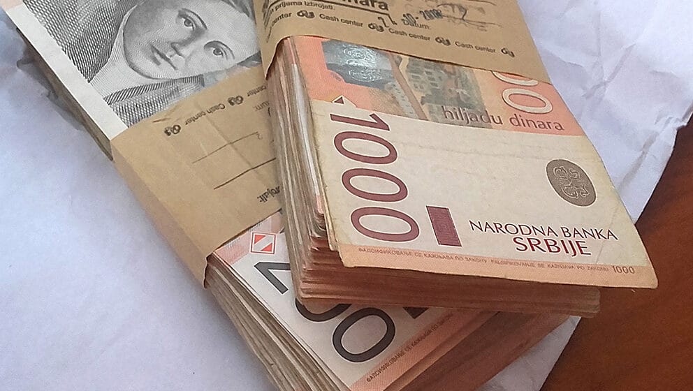 Polovina zaposlenih u Srbiji zarađuje manje od 50.000 dinara 1
