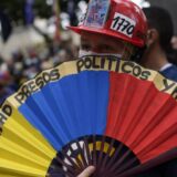 U Venecueli skup pristalica vlasti i opozicije na Dan mladih 10