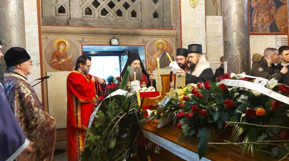 Sahranjen novinar Velja Pavlović 1