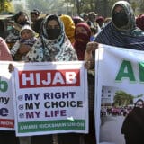U indijskoj državi Utar Pradeš prvi krug izbora, protesti zbog zabrane hidžaba u školama u državi Karnatak 1