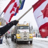 Kanadska policija uklanja demonstrante sa granice sa SAD 14