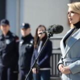 Kisić u Sremskoj Mitrovici uručila ključeve stanova pripadnicima snaga bezbednosti 12