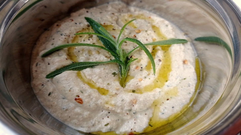 Vege recept: Krem sir na bazi tofua sa provansalskim biljem 1