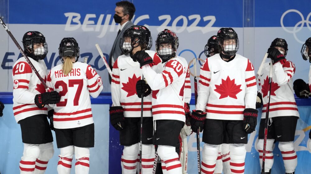 Hokejašice Kanade i Rusije odigrale utakmicu sa maskama 1