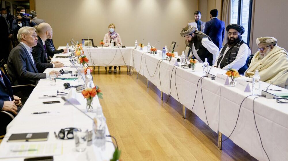 Ponovo su otvoreni javni univerziteti u Avganistanu, u klupama i studentkinje 1