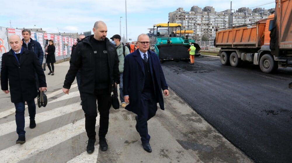 Vesić obišao završne radove oko Železničke stanice Novi Beograd 1