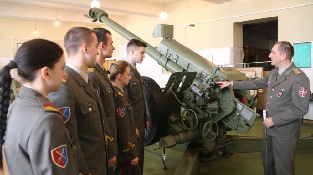 Srednjoškolcima poziv da u subotu posete Vojnu akademiju 1