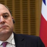 Velika Britanija optužila Rusiju za lažne pozive upućene ministrima   1