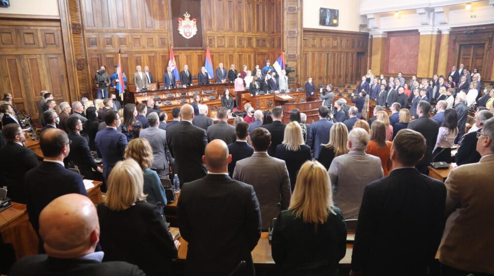 Građani Srbije biraju 13. put poslanike i 17. vladu u poslednje 32 godine 1