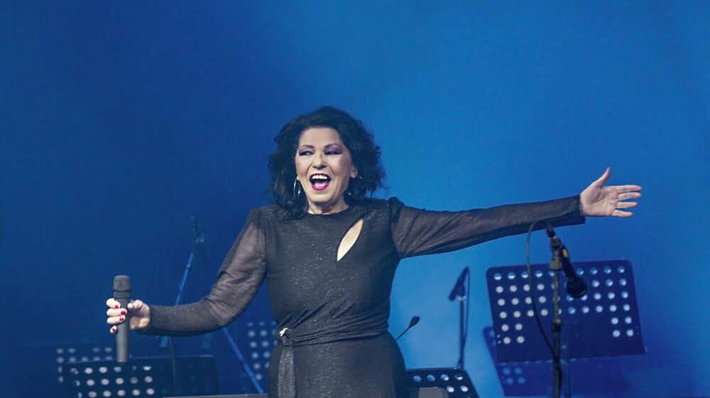 Beti održala jubilarni koncert uz smeh, suze i ovacije 1 Beti održala jubilarni koncert uz smeh, suze i ovacije 1