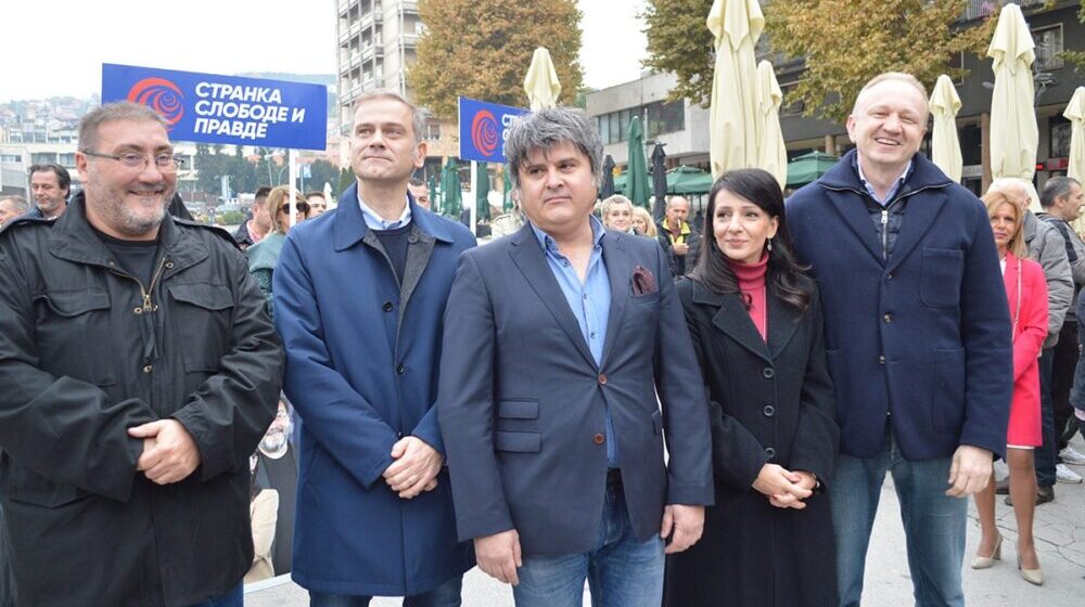 Otkazano prikupljanje potpisa u Užicu za listu „Marinika Tepić - Ujedinjeni za pobedu Srbije" 1