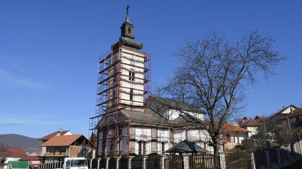Majdanpek: Počela rekonstrukcija krova i fasade Crkve Svetog Nikole u Donjem Milanovcu 1