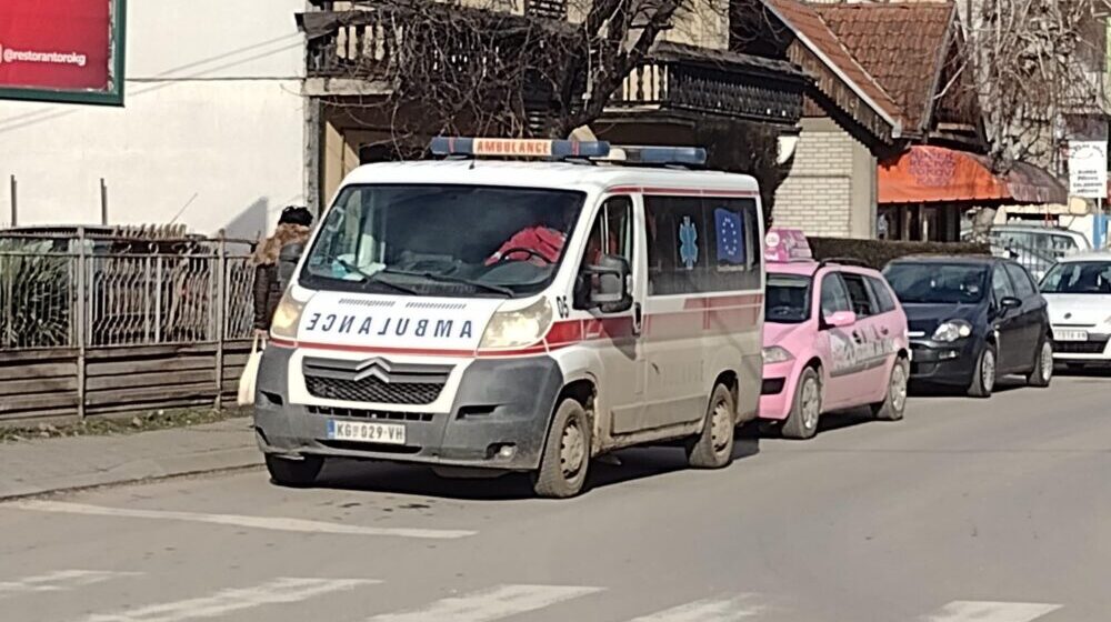 Hitna pomoć u Kragujevcu interveniše zbog saobraćajnih nezgoda i kovid pacijenata 1