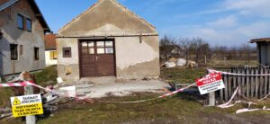 Na parkingu Rio Tinta parkirano 10 džipova, meštani Nedeljica tvrde: "Pre neki dan su kupili dve kuće, prodavci ucenjeni" 3 Na parkingu Rio Tinta parkirano 10 džipova, meštani Nedeljica tvrde: "Pre neki dan su kupili dve kuće, prodavci ucenjeni" 3