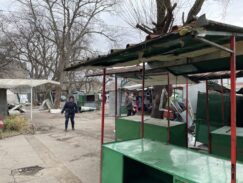 Cvetna pijaca Protest poslednjih zakupaca tezgi na Cvetnoj pijaci u Nišu 2