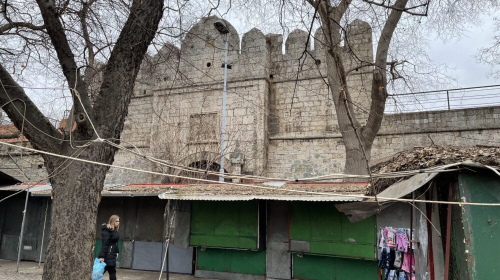 Protest poslednjih zakupaca tezgi na Cvetnoj pijaci u Nišu 1 Cvetna pijaca u Nišu