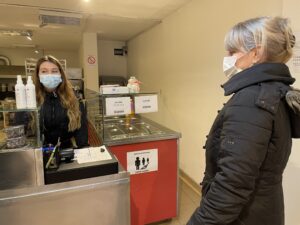 Humana devojka iz Niša poklanja obrok trudnicama 3