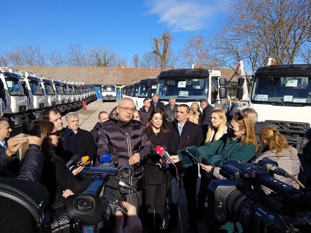 Subotica i još šest opština dobile opremu za upravljanje otpadom 3